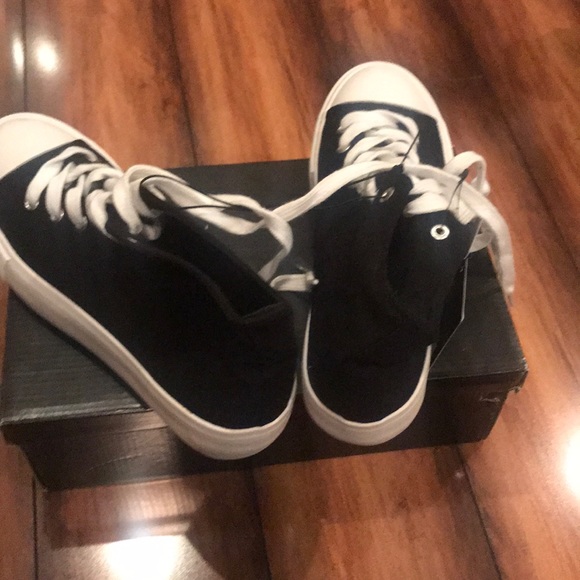 Shoes - Picture 3 of 3